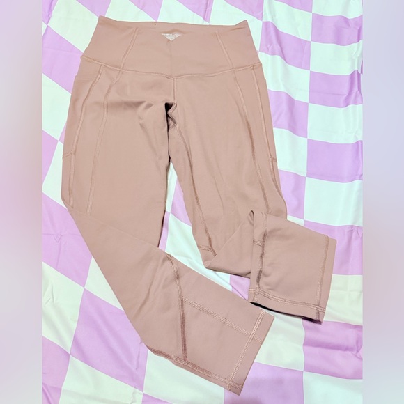 Victoria Sport Knockout High-Rise Capri Leggings - Rose Mauve - XS - Picture 2 of 16